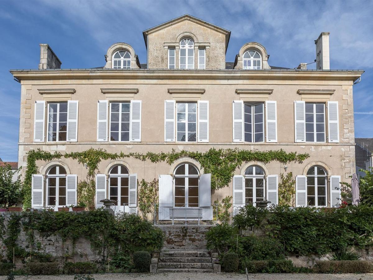 Hotel Chambre d'hotes La maison de Maître à Fontenay-le-Comte Extérieur photo