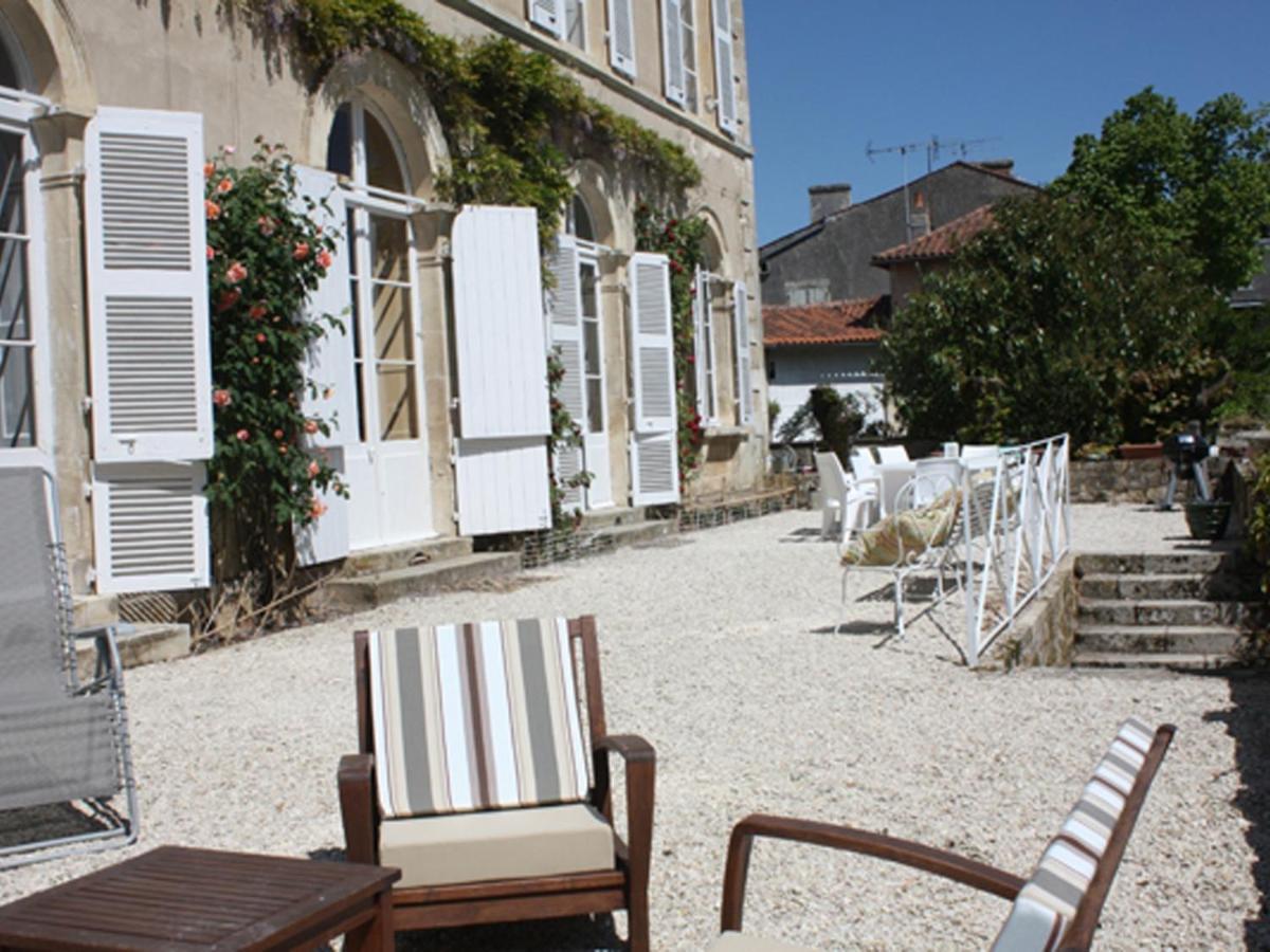 Hotel Chambre d'hotes La maison de Maître à Fontenay-le-Comte Extérieur photo