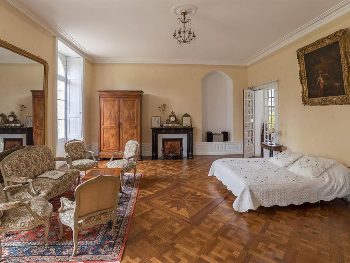 Hotel Chambre d'hotes La maison de Maître à Fontenay-le-Comte Extérieur photo