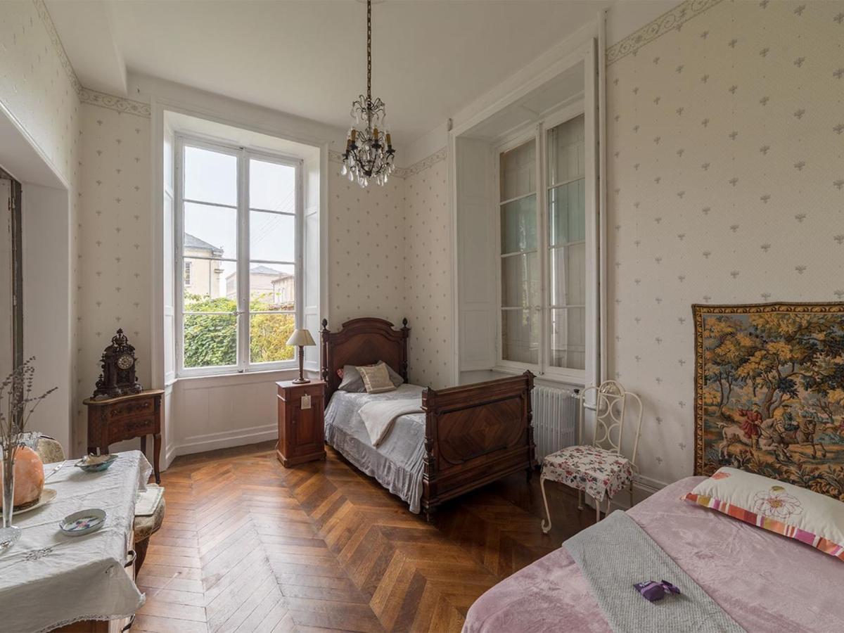 Hotel Chambre d'hotes La maison de Maître à Fontenay-le-Comte Extérieur photo