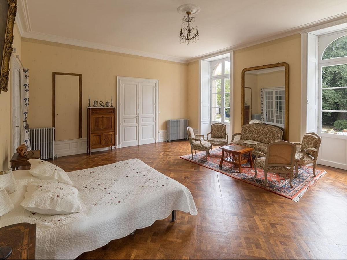 Hotel Chambre d'hotes La maison de Maître à Fontenay-le-Comte Extérieur photo