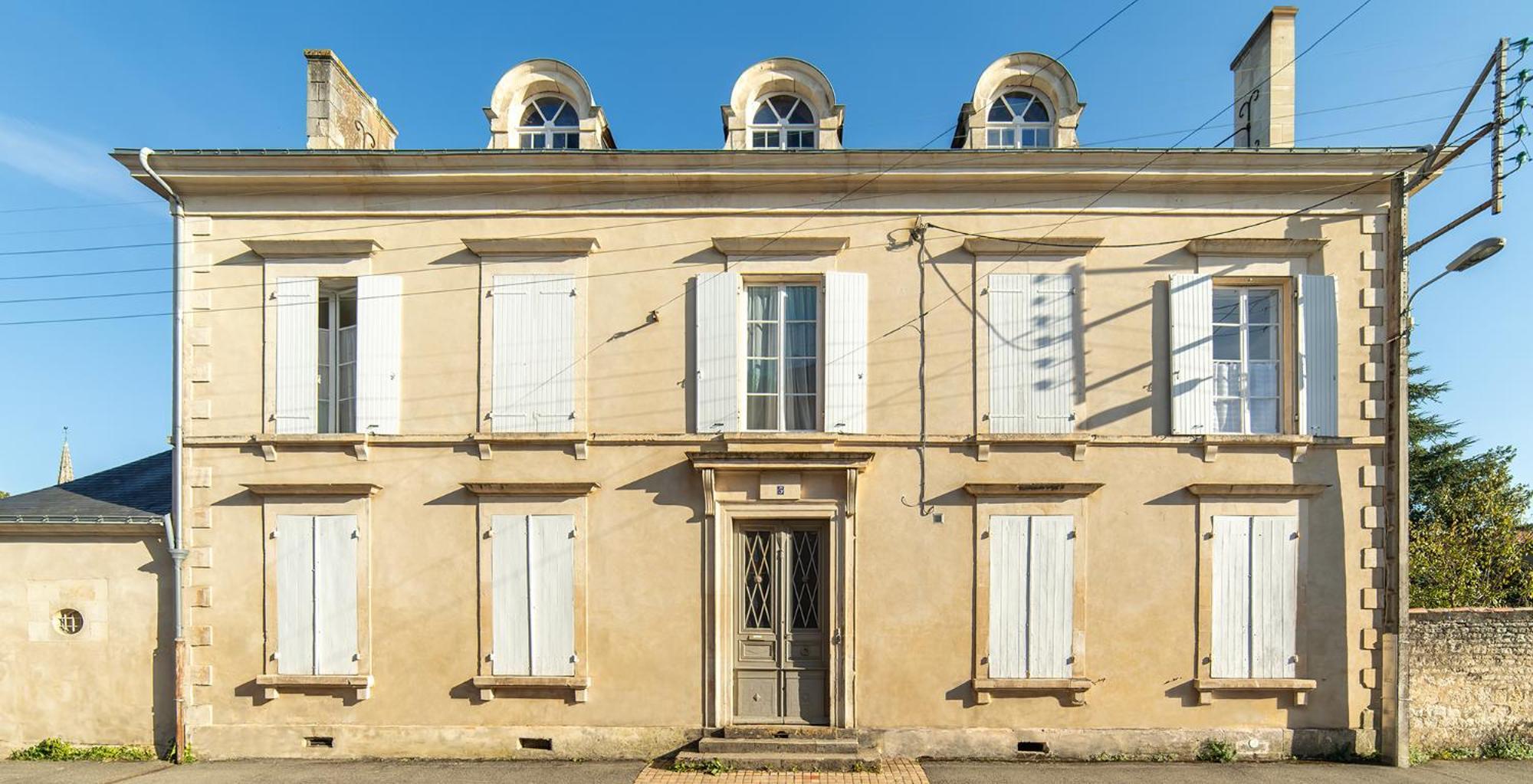 Hotel Chambre d'hotes La maison de Maître à Fontenay-le-Comte Chambre photo