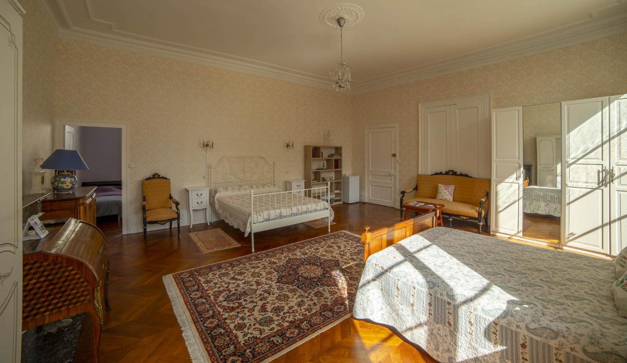 Hotel Chambre d'hotes La maison de Maître à Fontenay-le-Comte Chambre photo