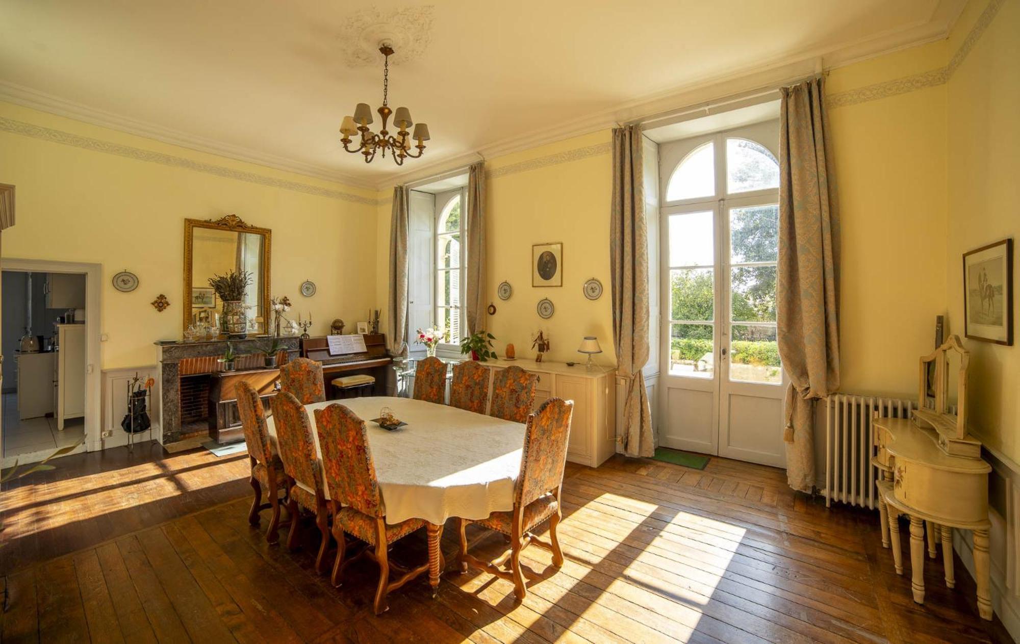 Hotel Chambre d'hotes La maison de Maître à Fontenay-le-Comte Chambre photo