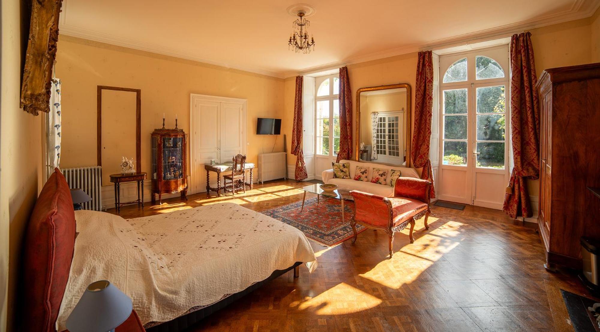 Hotel Chambre d'hotes La maison de Maître à Fontenay-le-Comte Chambre photo